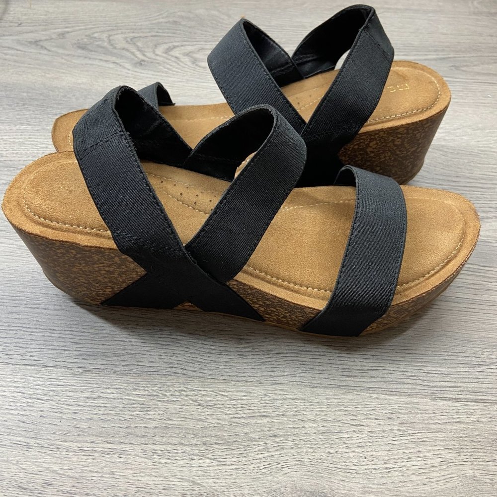 Madden Girl Black Strap Wedge Sadals Size 7.5M